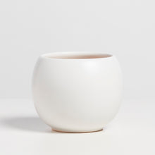 Load image into Gallery viewer, Peach &amp; Pebble Sphere Planter - White
